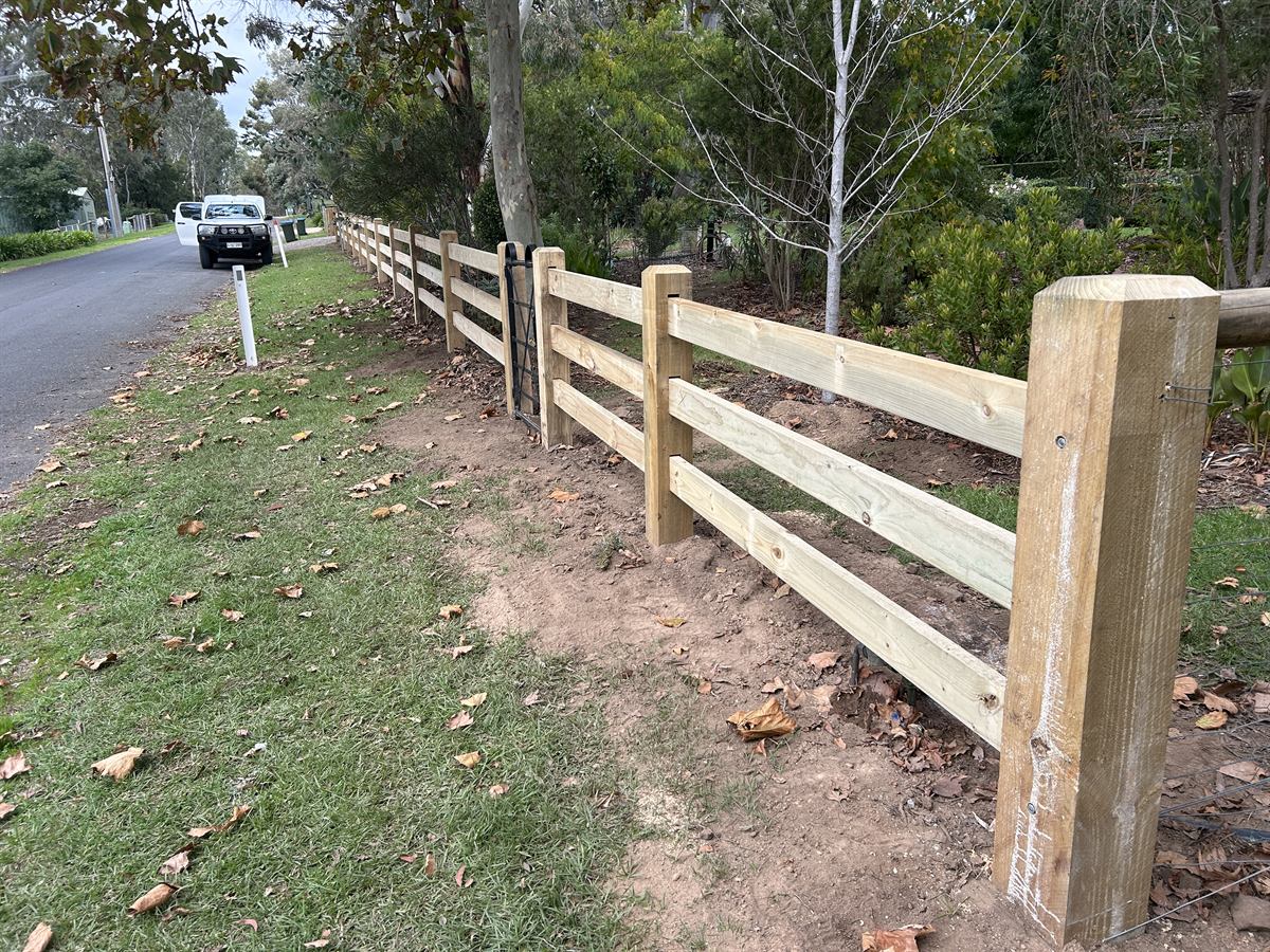 Boundary & Roadside Fencing